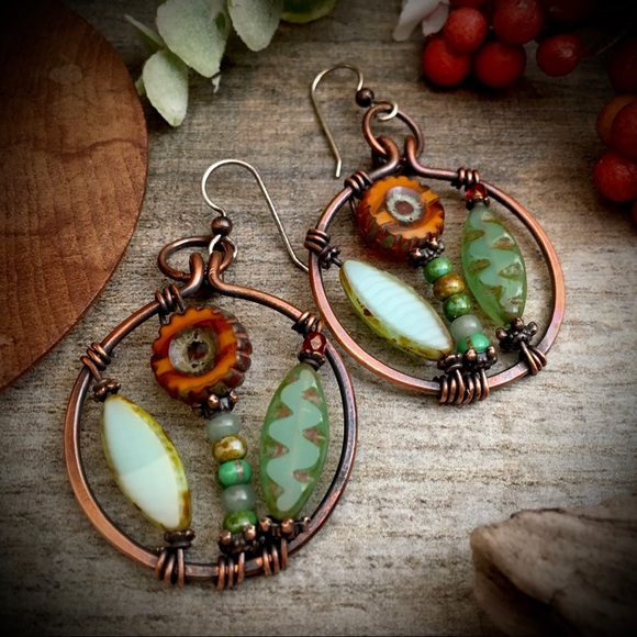 Copper wire wrap floral beaded dangle earrings - Picture 3 of 5